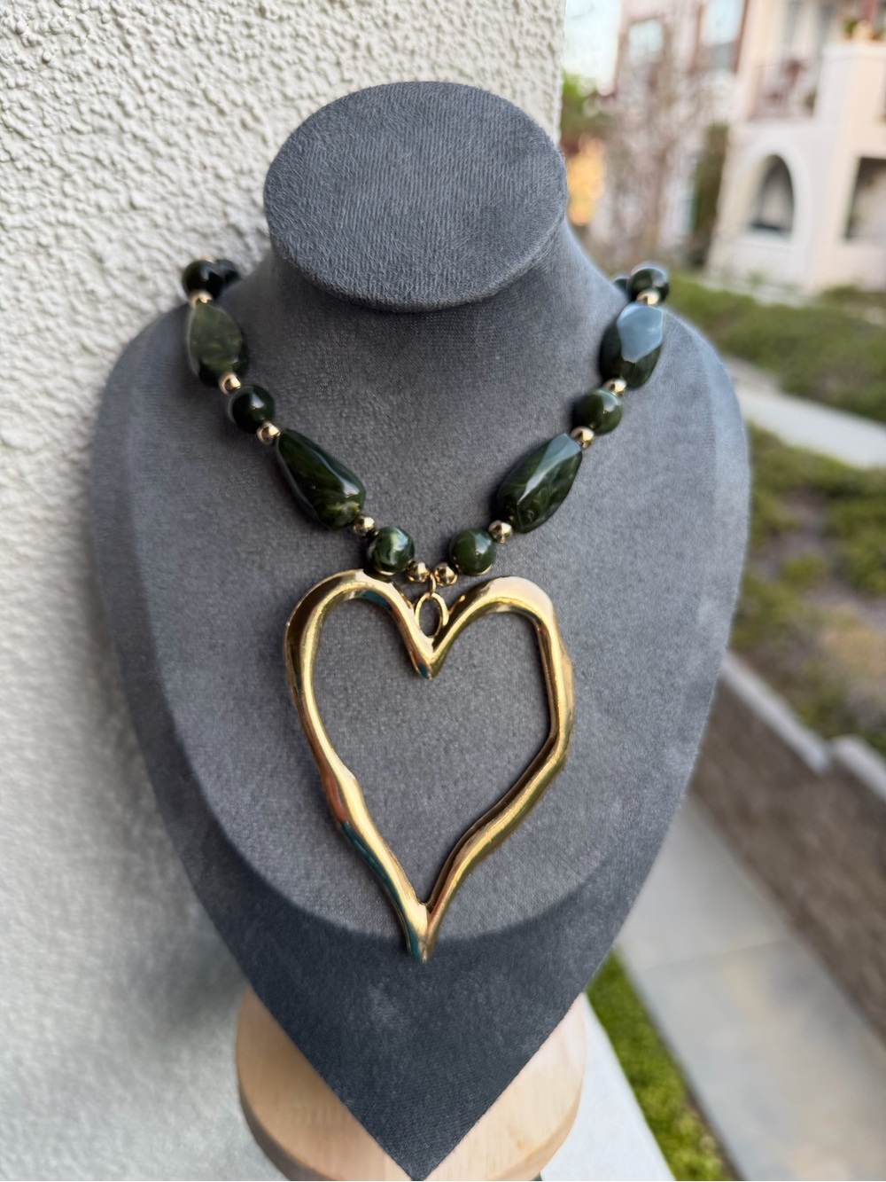 Chunky Dark Green Beaded Gold Heart Necklace - Women Jewelry - Picture 2 of 2